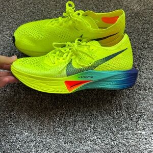 Nike ZoomX Running Shoes in Neon Yellow